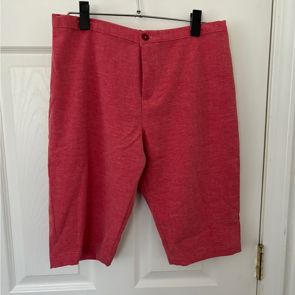Women’s Coral Shorts Size Small